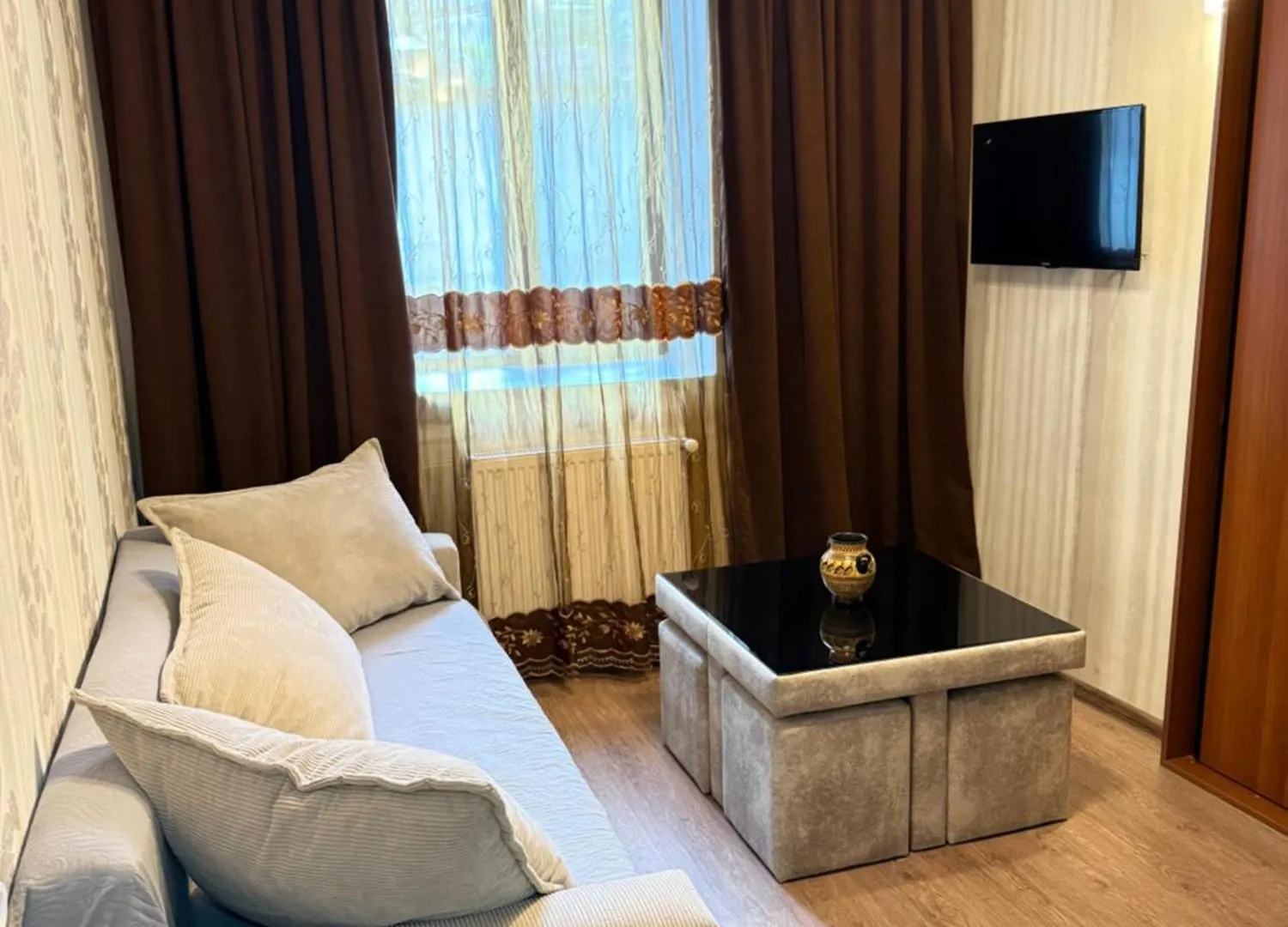 Hotel 3 ティビリシ